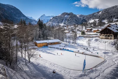 Les Contamines Montjoie la patinoire l'hiver